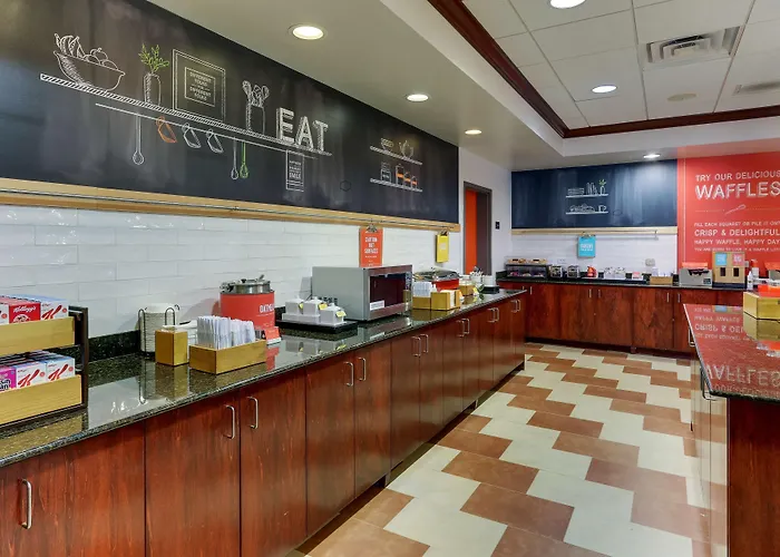 Hampton Inn & Suites Indianapolis-Airport