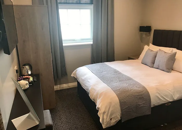 The Raven Hotel