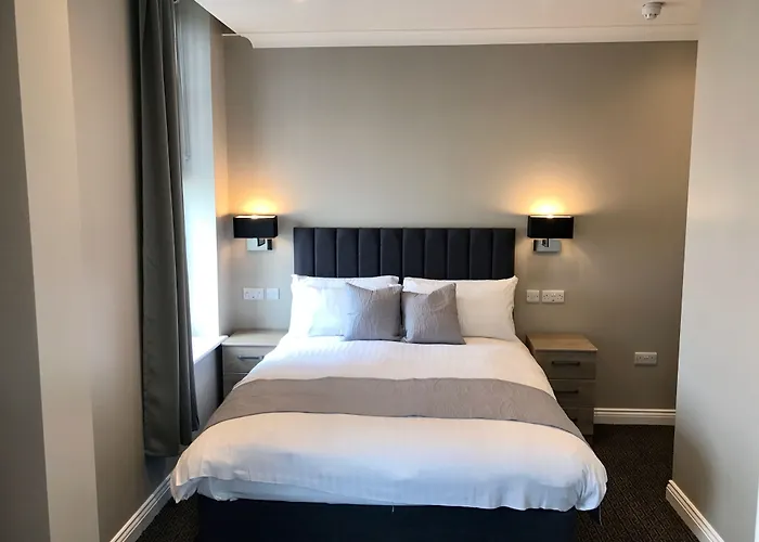 The Raven Hotel