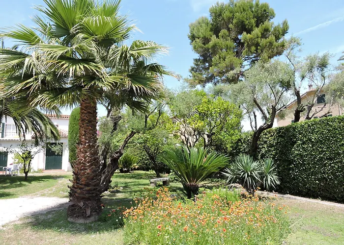 Hotel Mas Djoliba
