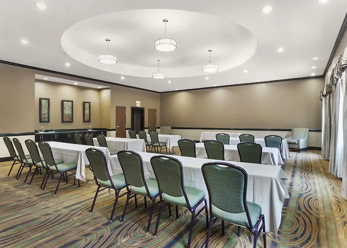 Best Western Plus Texoma Hotel & Suites