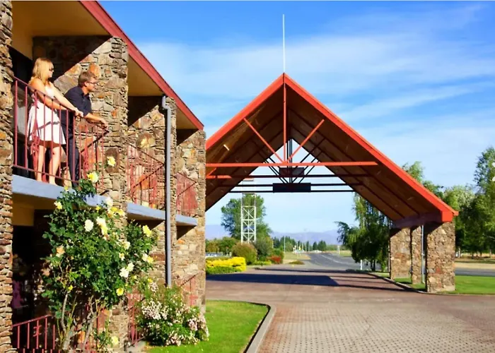 Distinction Mackenzie Country Hotel
