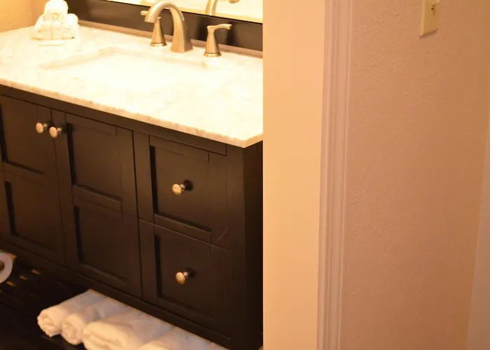 Brookshire Inn