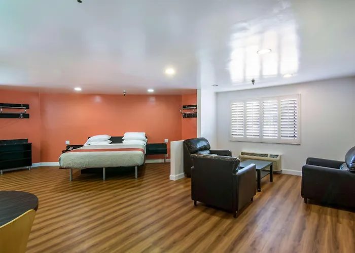 Motel 6 Monterey Park