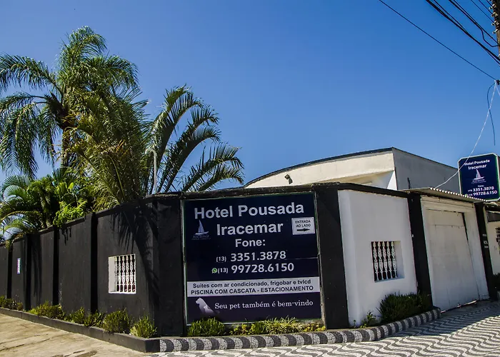 Hotel Pousada Iracemar, 60m da Praia da Enseada, Piscina Aquecida ao Ar Livre para Relaxar em Qualquer Estação, Café da Manhã, Estacionamento, Recepção 24h, Aproveite o Mar, Passeios e Atividades Náuticas a 100 metros