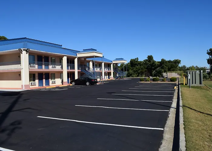Royal Inn & Suites