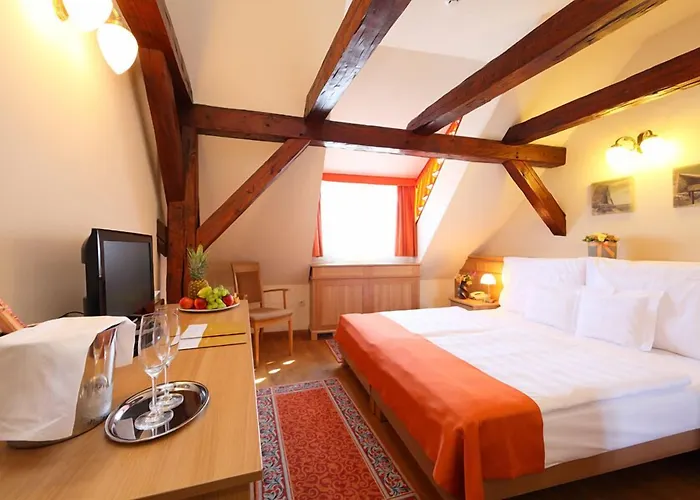 Hotel Historia & Historante