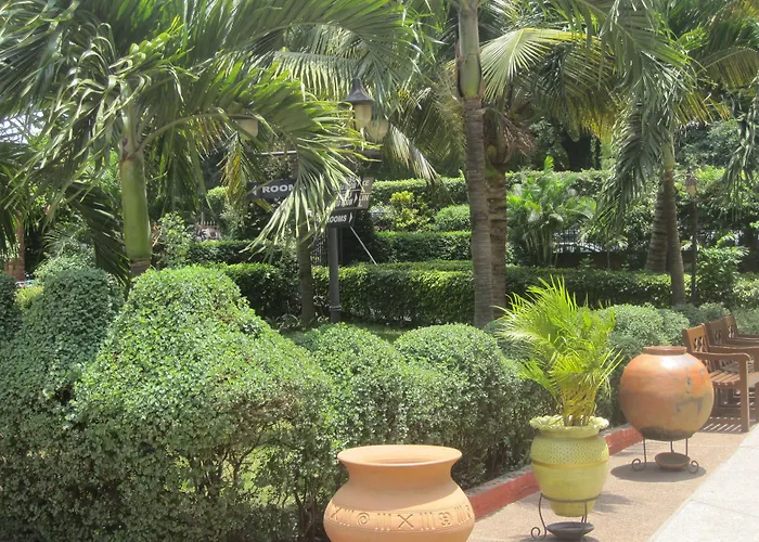 Coconut Grove Regency Hotel