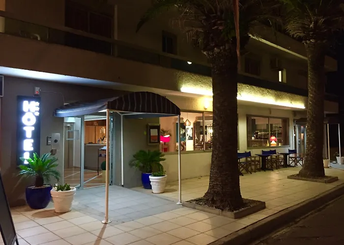 Le Galion Hotel Et Restaurant Canet Plage - Logis
