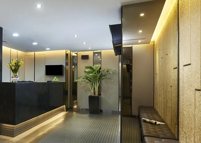 Hotel 81 Gold