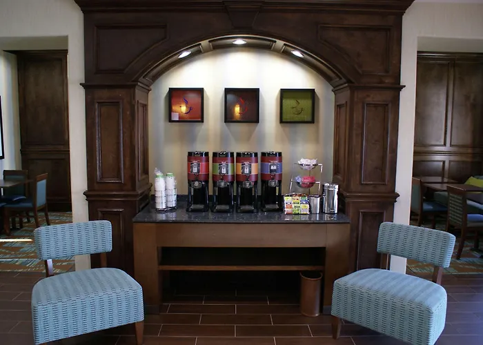 Hampton Inn & Suites Center