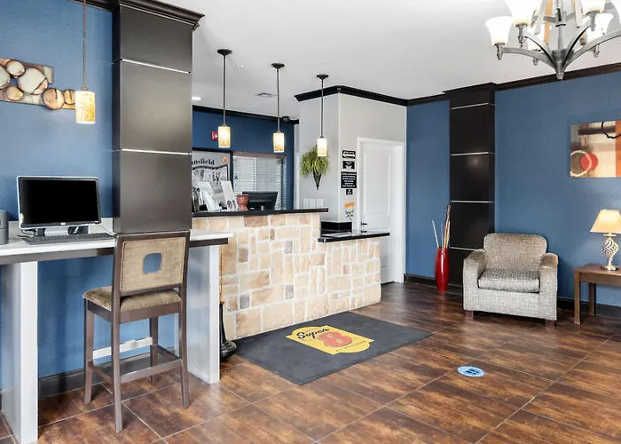 Super 8 By Wyndham Mansfield La