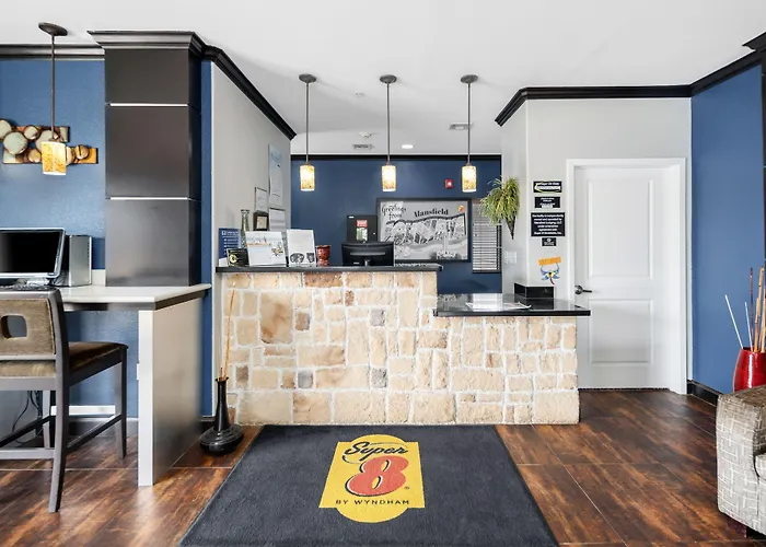 Super 8 By Wyndham Mansfield La