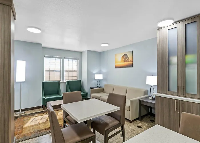Quality Inn & Suites North Mesquite I-30