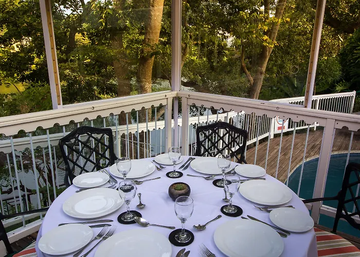 Quarry Lake Inn