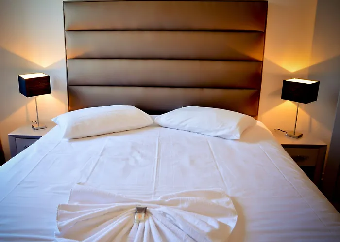 Adonis Hotel Bayonne