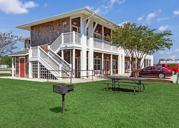 Topsail Shores Inn