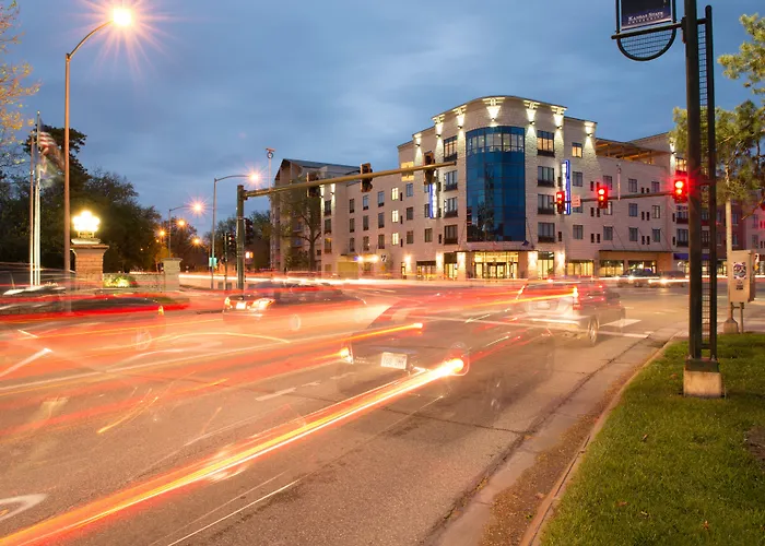 Bluemont Hotel
