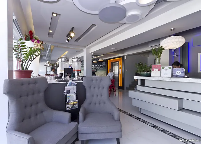 Eloisa Royal Suites