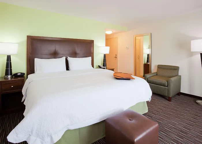 Hampton Inn & Suites Minneapolis West/ Minnetonka