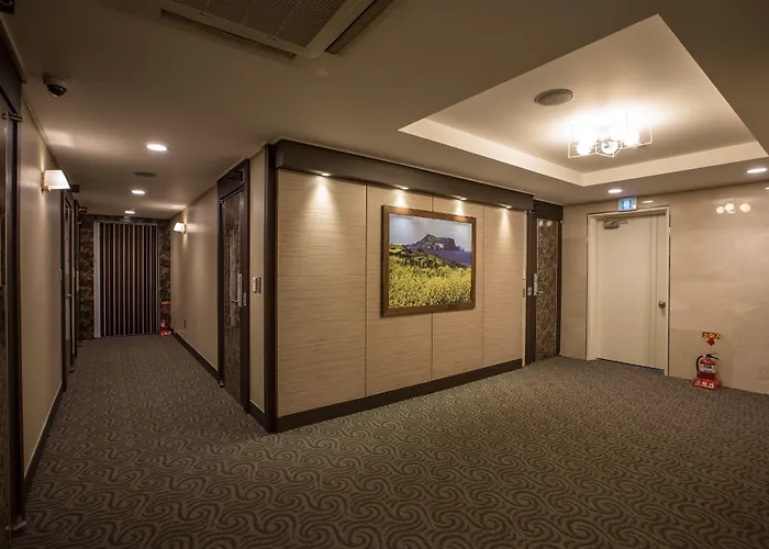 Elin Hotel