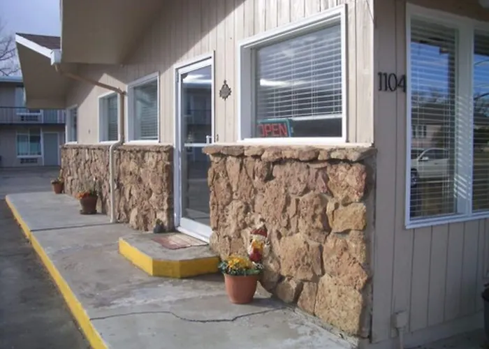 Laramie Valley Inn
