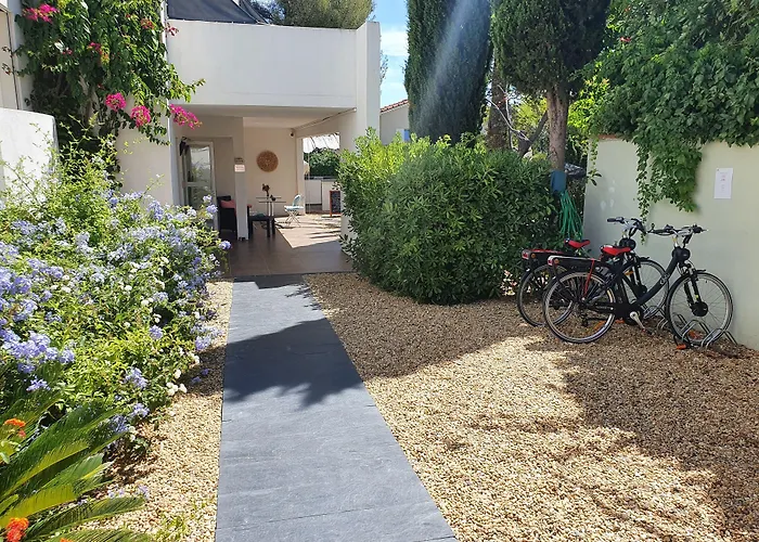 Logis Hotel Synaya