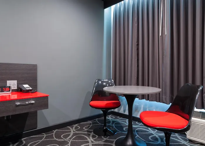 Astro Pasadena Hotel