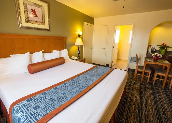 Beachwalker Inn & Suites