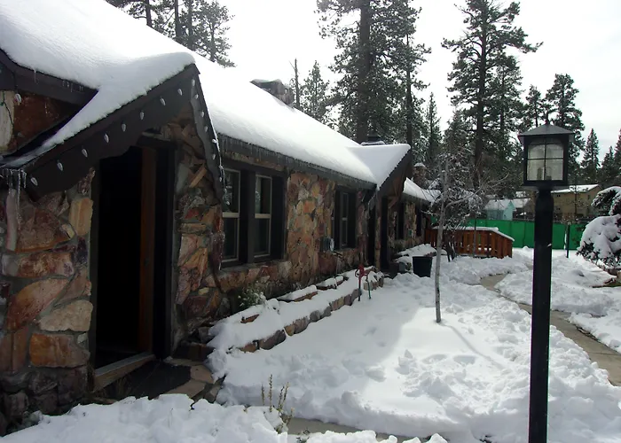 Embers Lodge & Cabins