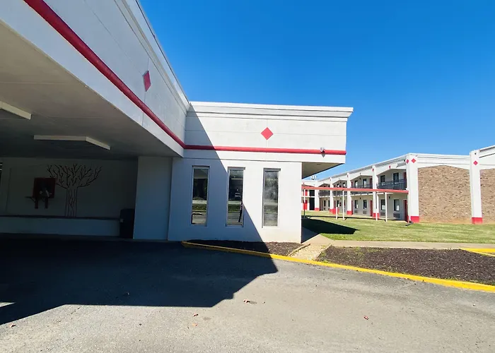 Traveler'S Place Inn & Suites
