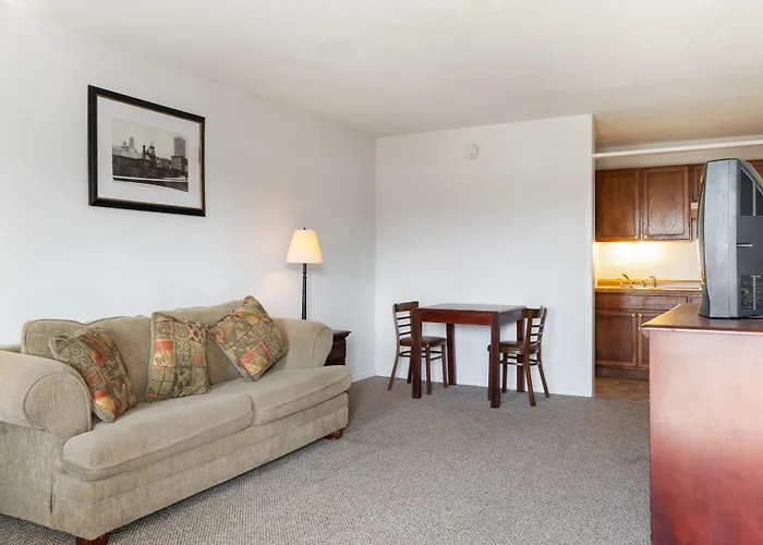 Traveler'S Place Inn & Suites