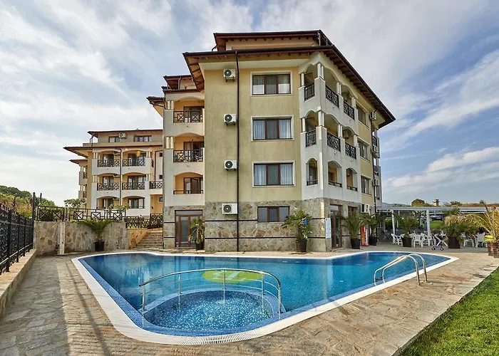 Toma'S Residence - Front Beach