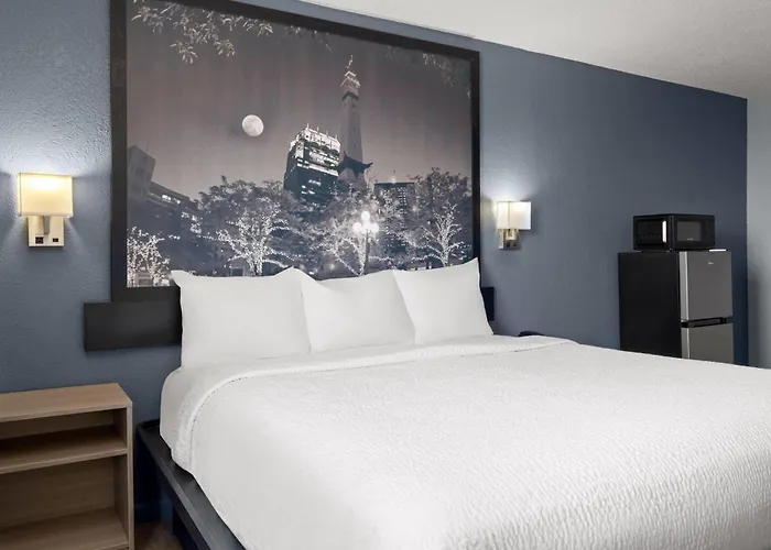Super 8 By Wyndham Fort Wayne