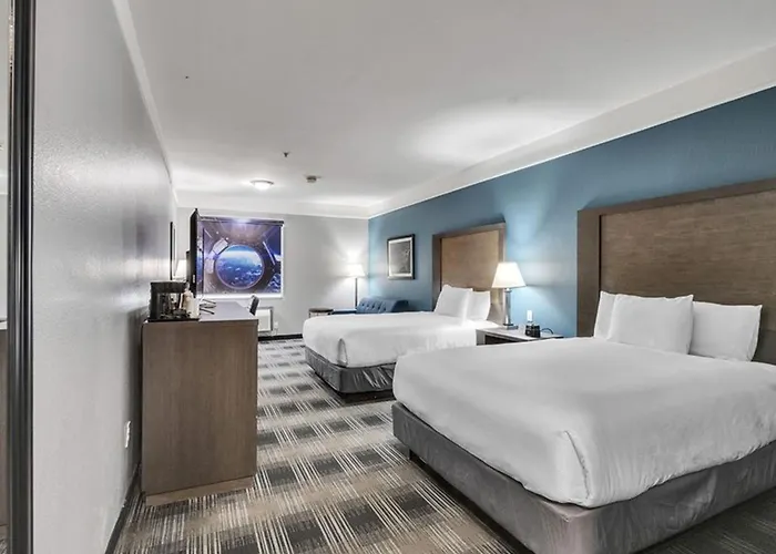 Platinum Inn & Suites Webster