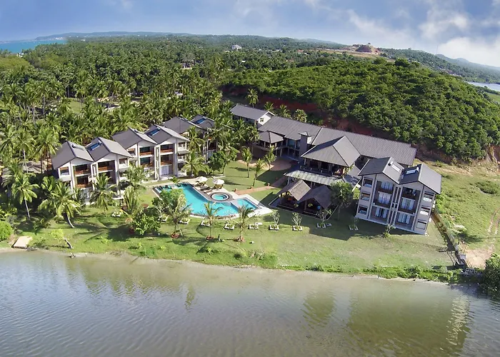 Amaranthe Bay Resort & Spa
