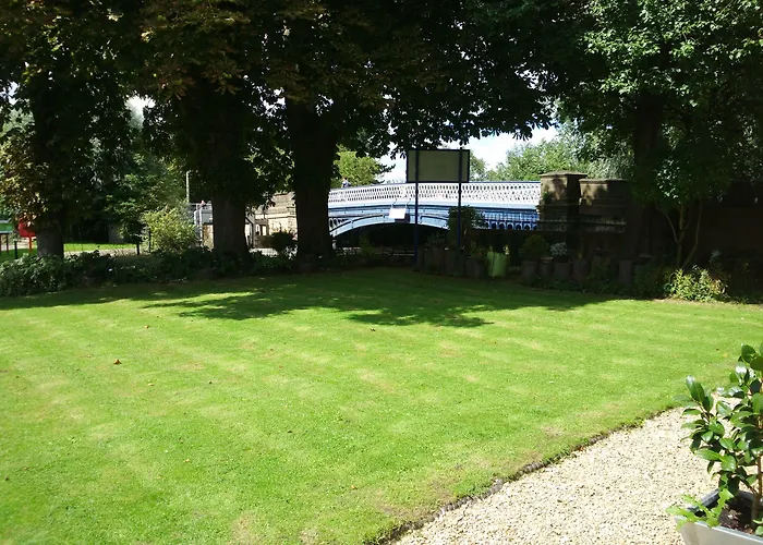 River Hotel