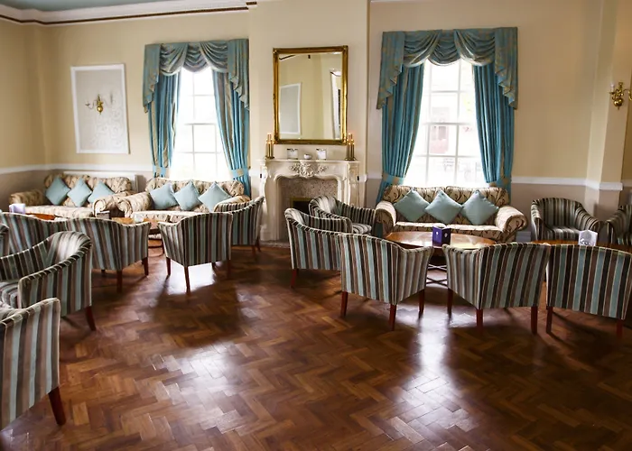 Shaw Hill Hotel Golf And Country Club