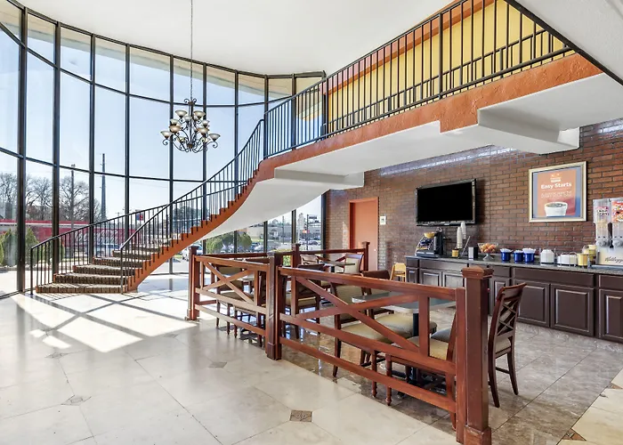 Rose City Inn & Suites