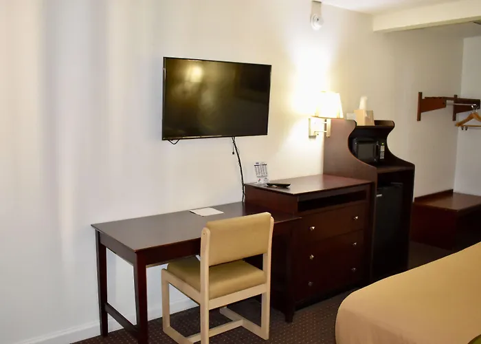 Rodeway Inn Terre Haute Near University