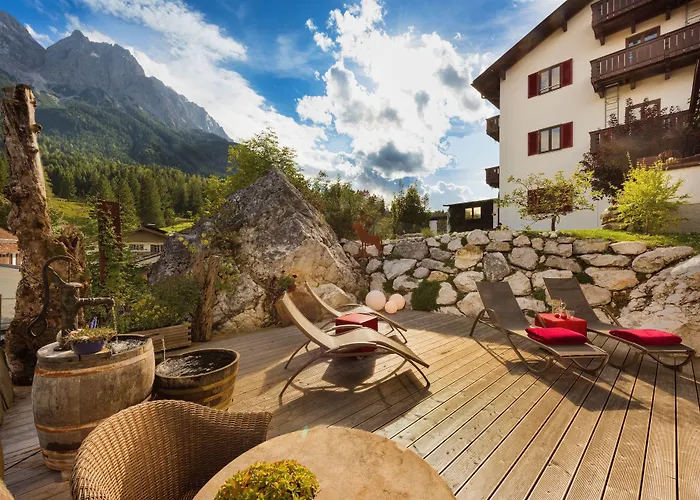Bayern Resort Hotel - Adults only - mit Zugspitzblick - Eibsee-Nähe - Wellnessbereich - Naturpool im Sommer