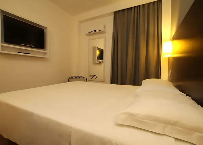Hotel Ipe Ms