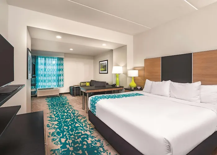 La Quinta Inn & Suites By Wyndham Cleveland Near Lee Univ