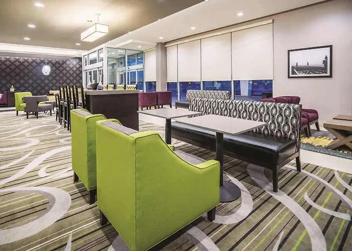 La Quinta Inn & Suites By Wyndham Clifton Park Saratoga Area 1749 Route 9