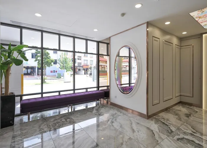 Hotel 81 Palace - NEWLY RENOVATED