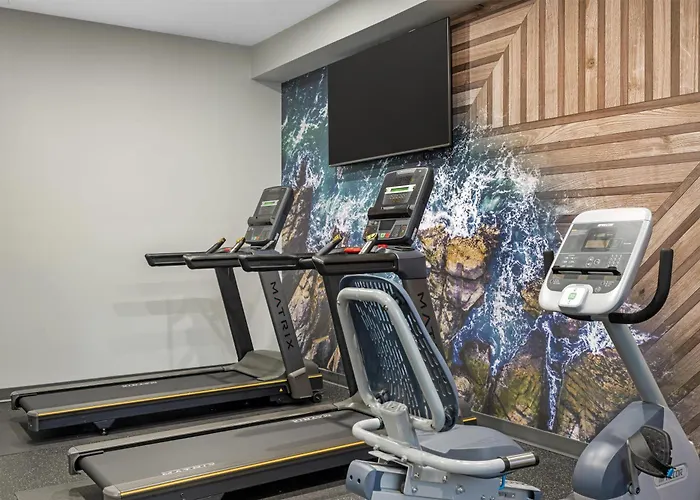 Best Western Plus Dartmouth Hotel&Suites