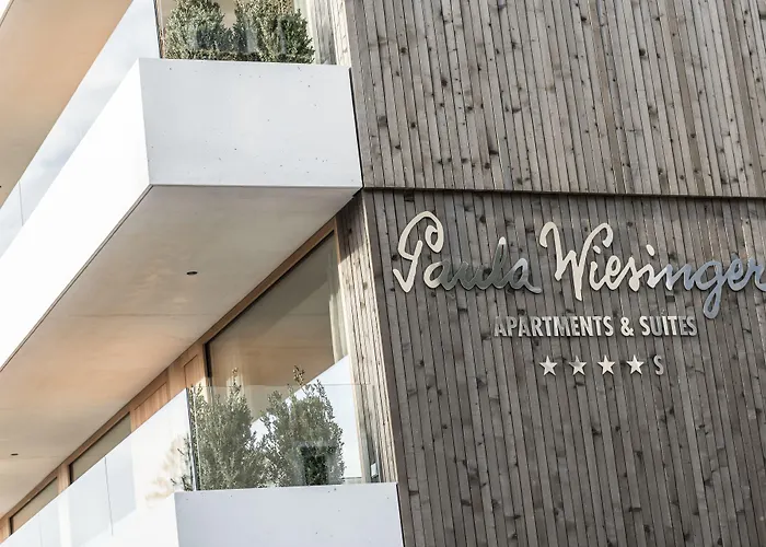 La Paula Apartments & Suites