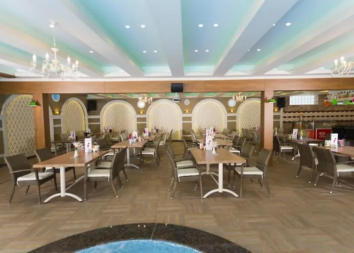 Lavinia Apart & Hotel