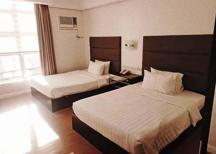 Queen Margarette Hotel Downtown