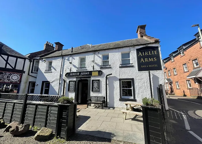 Airlie Arms Hotel